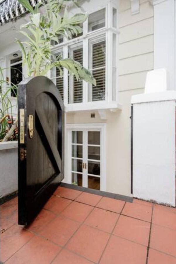 Well-Positioned Studio Flat London Exteriör bild
